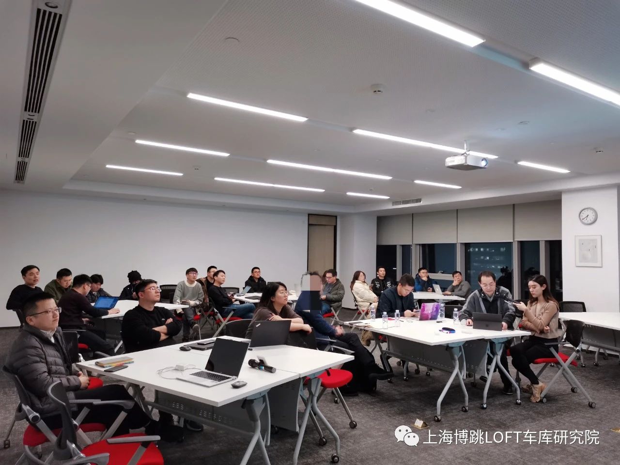 阿克苏杭州LOFT车库专题会